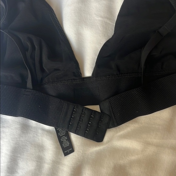 Skim’s Bralette - Picture 2 of 2